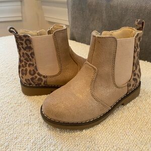 👢2 for $20, 3 for $25  Rose Gold Shimmer & Leopard Print Booties